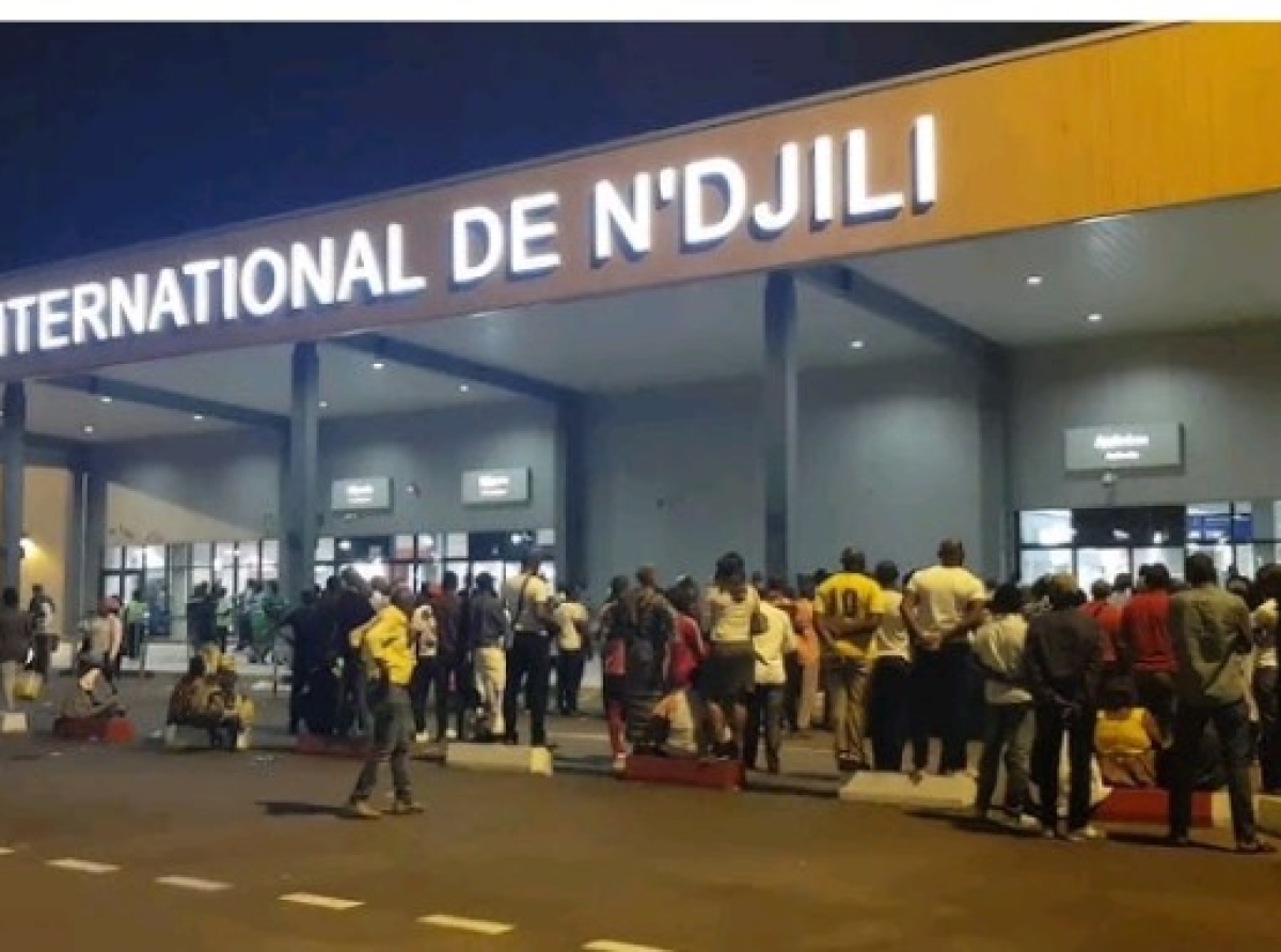 ‘‘Donnez-nous des armes’’ , A l’aéroport de N’djili : les manifestants déterminés à rejoindre Goma pour soutenir les FARDC